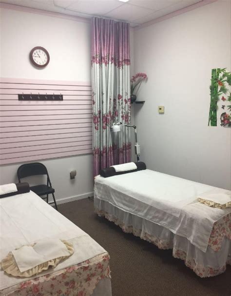 Couples massage huntsville - 600 Saint Clair Ave SW. Huntsville, AL 35801. CLOSED NOW. MN. I receive weekly Lymphatic Drainage Massage from Kathy Curry. I have been coming to Huntsville Massage Professionals for 6 years and contribute my…. 4. Mira Bella Salon. Massage Therapists Day Spas Beauty Salons.